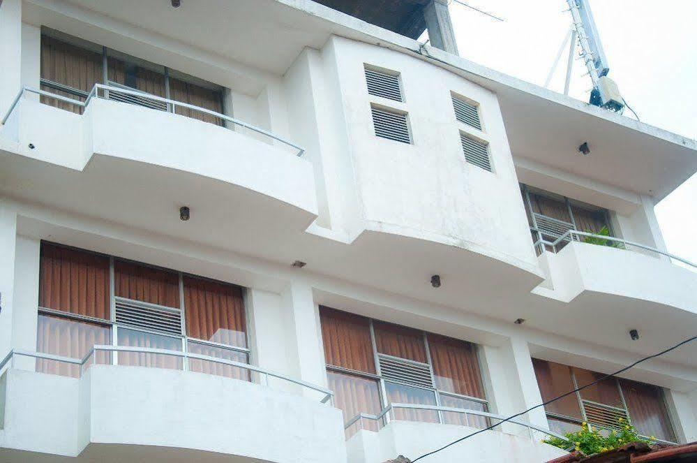 Hotel Marine At Negombo Beach Zewnętrze zdjęcie
